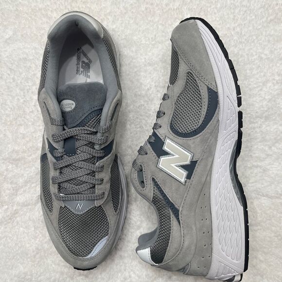 New Balance Classic 2002R Gray and White Men's Running Sneakers Shoes - Picture 4 of 7
